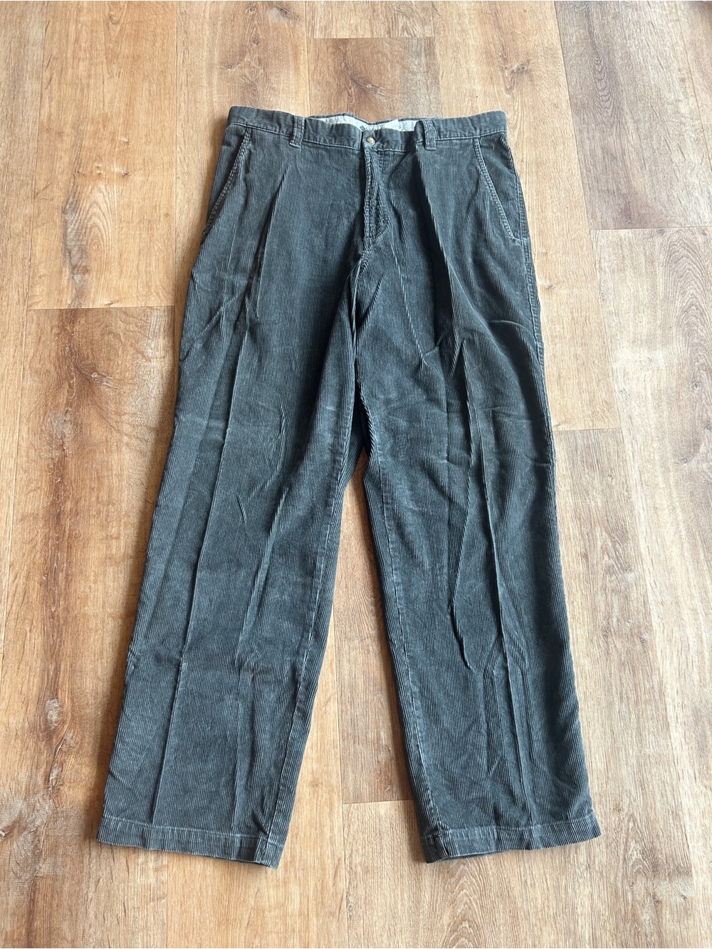 Columbia Men's Corduroy Pants in Dark Gray 36x32